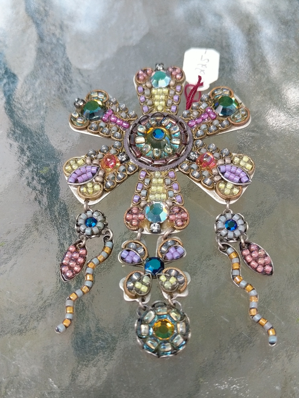Ayala Bar Pin
